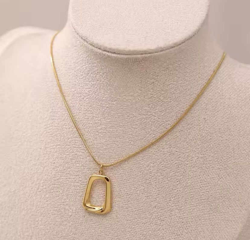 Omega Chain Necklace | Omega Pendant Necklace | Grace Uncovered